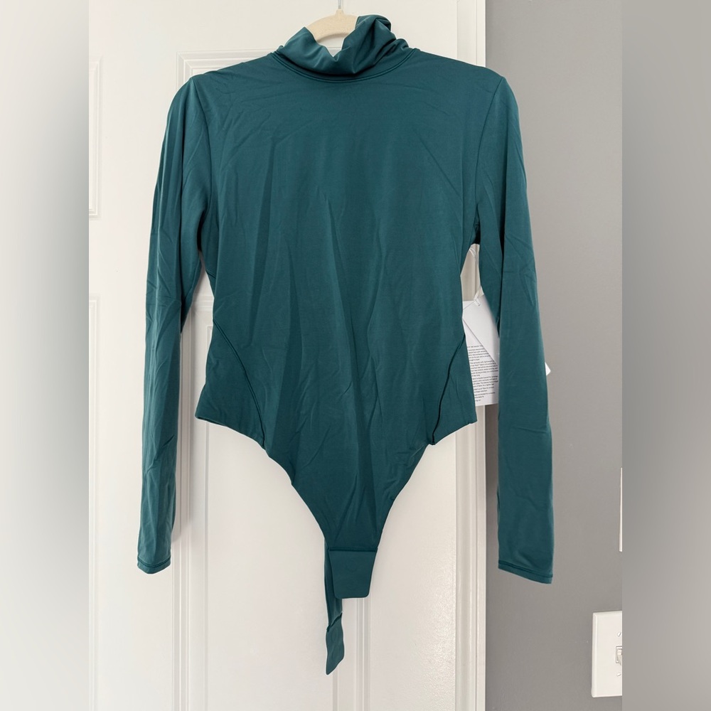 Lululemon Nulu Turtleneck bodysuit